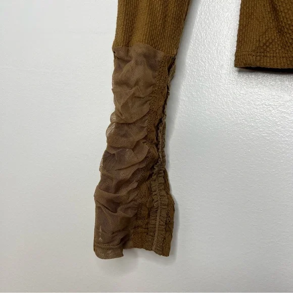 Free People Wear Me Out Top NWOT - Picture 4 of 6